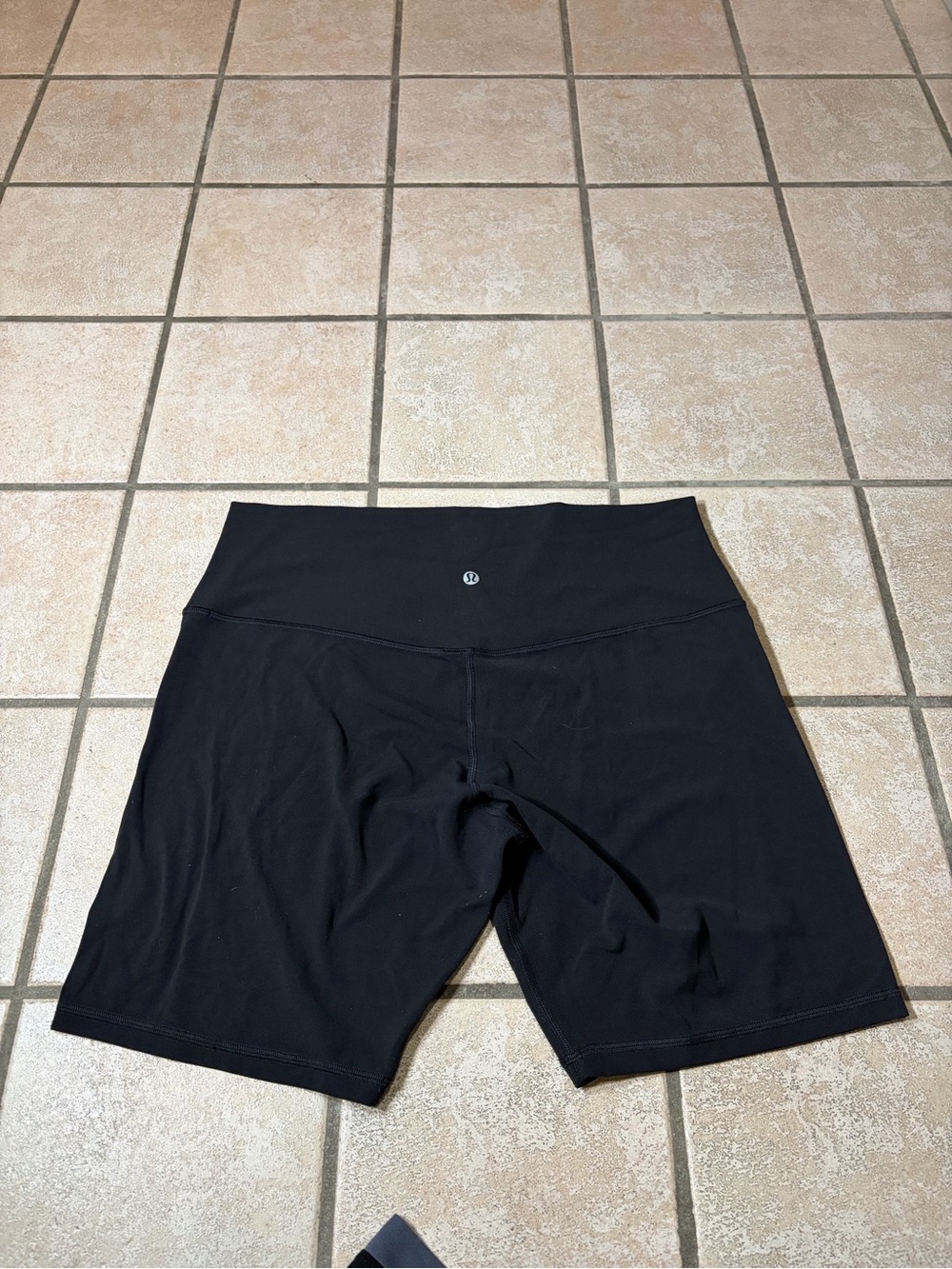 Lululemon Align High-Rise Short *8” (Black) Size 14 - Picture 6 of 6